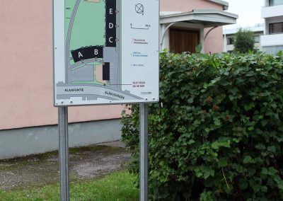 Valokuva taloyhtiön pihakartasta | Karttaopasteet.fi